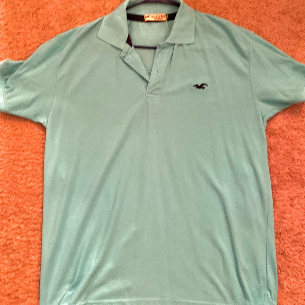 Men’s Hollister polo.